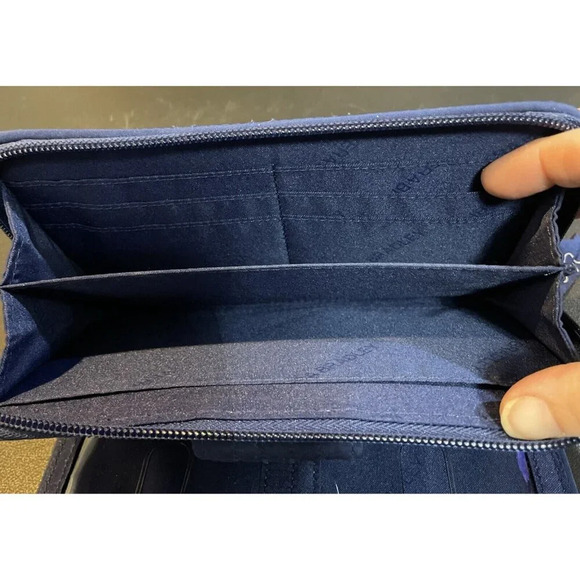 Vera Bradley RFID Turnlock Wallet Classic Navy Blue‎ Quilted Zip Around Travel - Picture 4 of 6